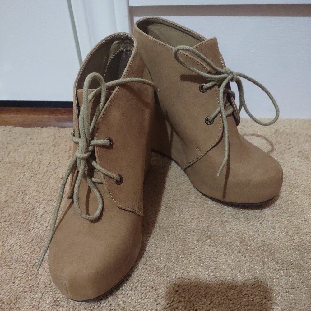 B2 size 6 booties